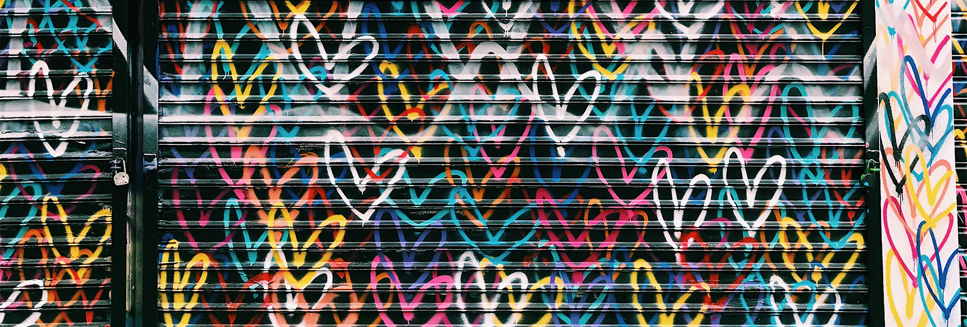 street-art-colorful-hearts