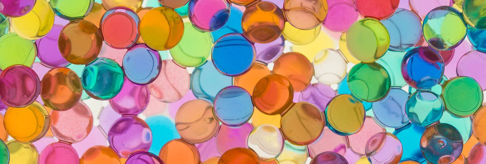 multi-colored-connected-liquid-spheres