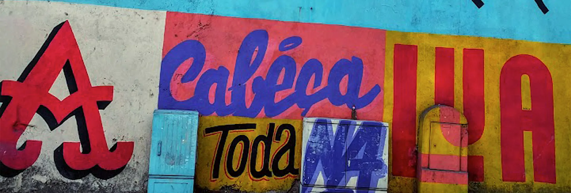 colorful-language-graffiti-portuguese-hindi