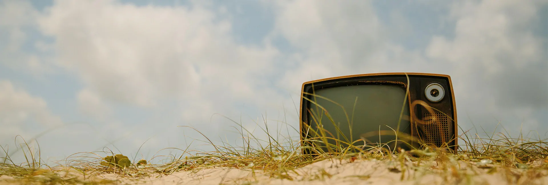 old-television-on-sandy-hill