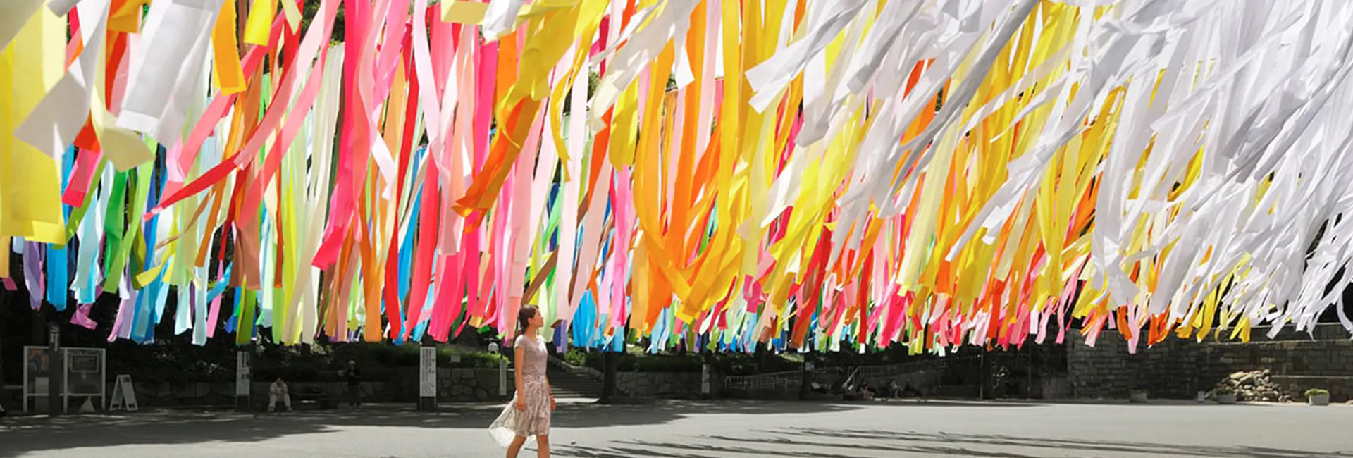 multi-colored-streamers