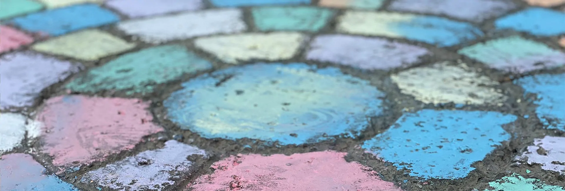 stone-path-painted-in-chalk