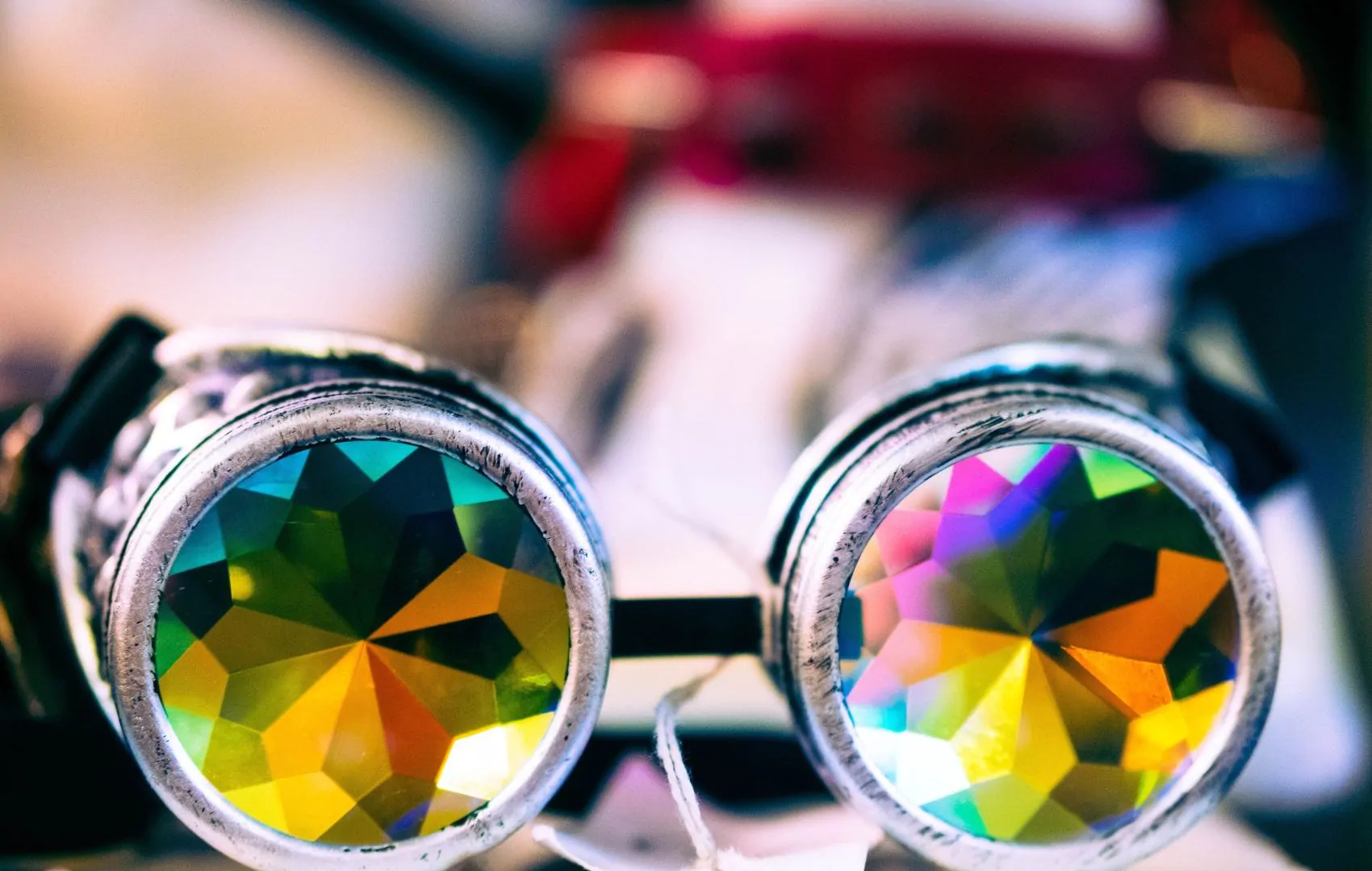 Shallow focus photography – glasses kaleidoscope prism lenses